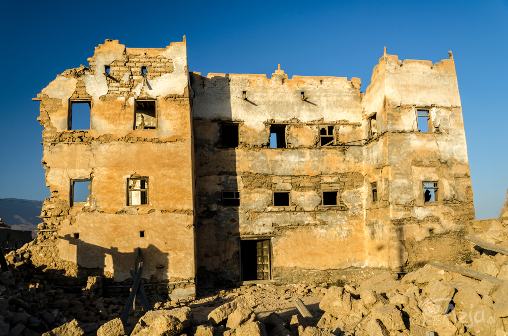 Ruiny budynków w stylu jemeńskim
