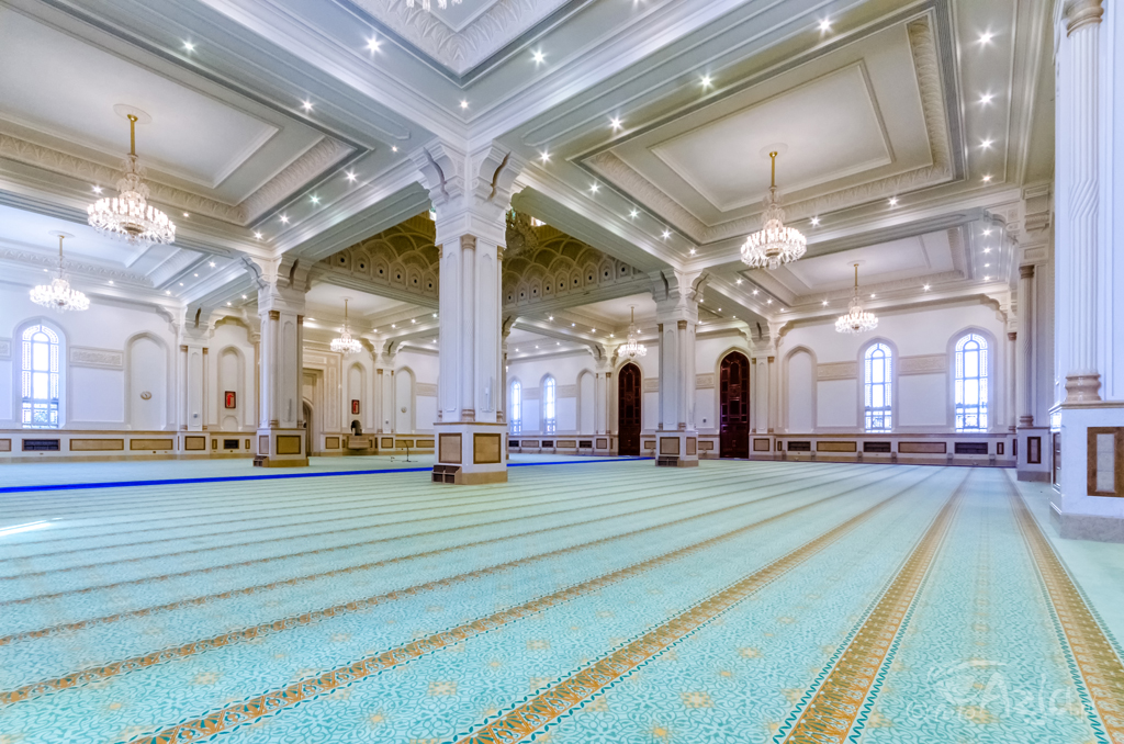 Główna sala meczetu Sułtana Kabusa